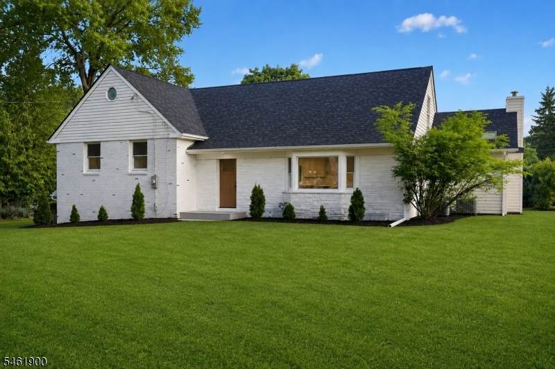 183 Jefferson Ave - Photo 1
