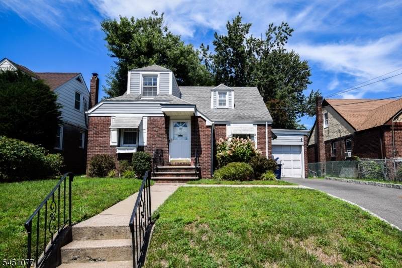 441 9Th Ave - Photo 1