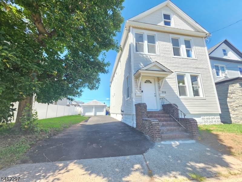 112 Arthur St - Photo 1