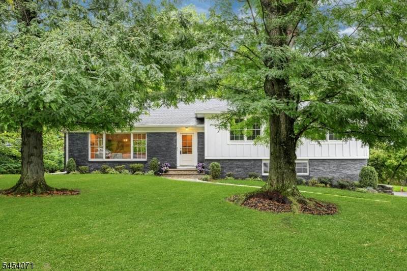 9 Crestview Ct - Photo 1