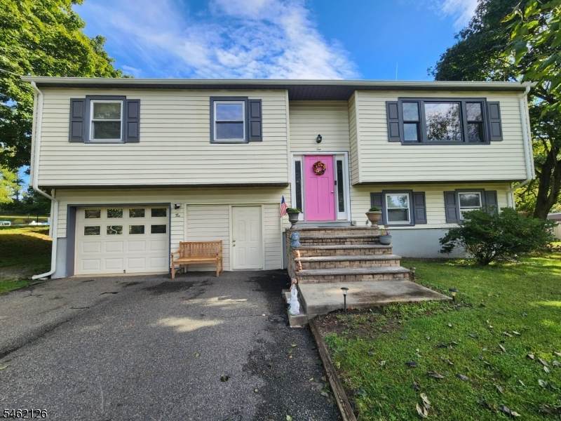 10 Parkview Dr - Photo 1