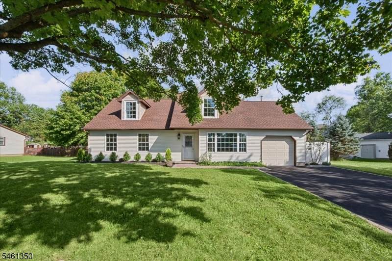 17 Londonderry Dr - Photo 1