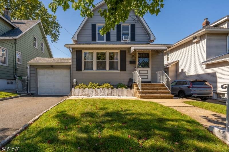 344 Rutherford Ave - Photo 1