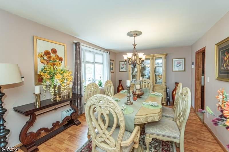 https://bt-photos.global.ssl.fastly.net/gsmls/orig_boomver_1_4054362-2.jpg