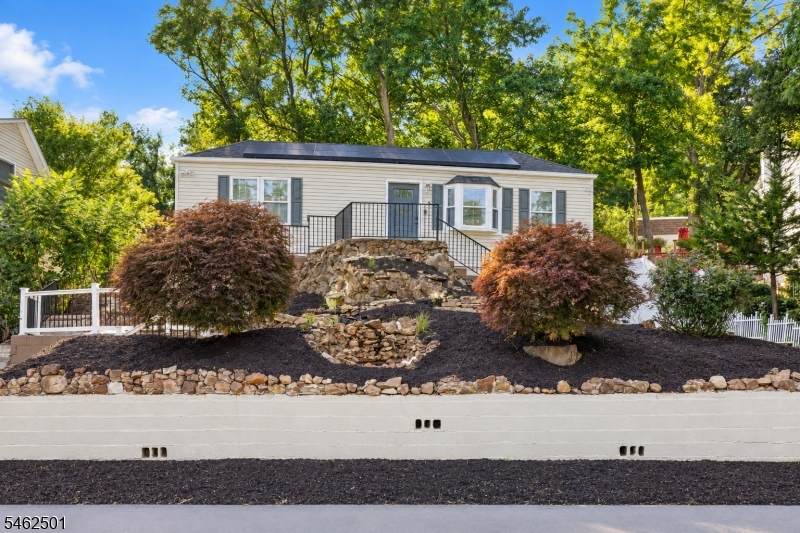 20 Greenwood Ave - Photo 1