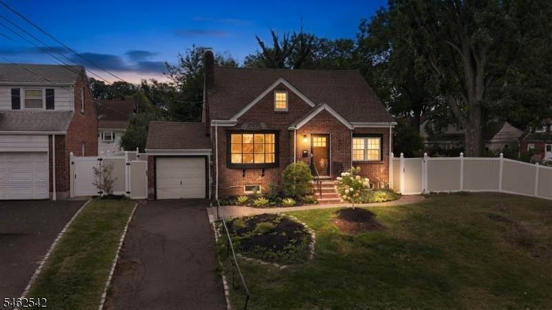 303 Huntington Rd - Photo 1