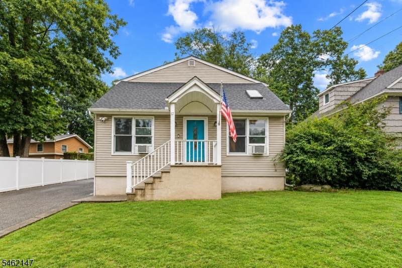 17 Pequot Rd - Photo 1