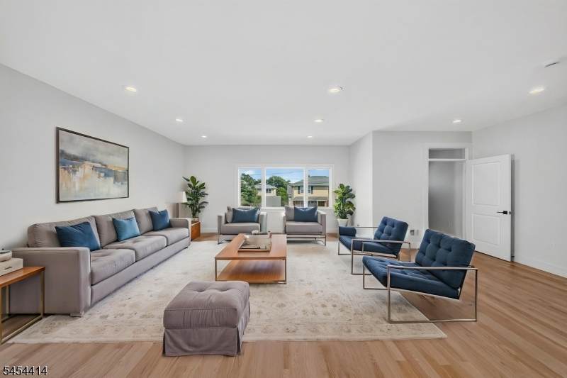 87 Echo Pl - Photo 1