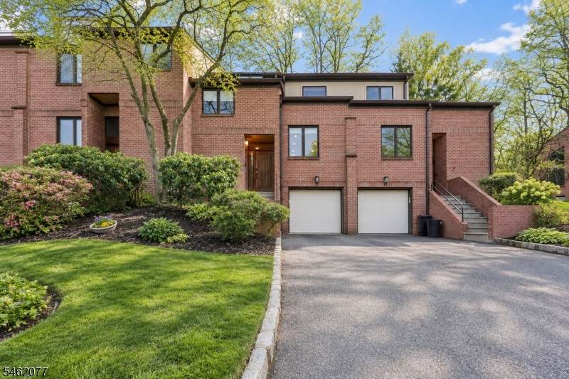 36 Andrea Dr - Photo 1