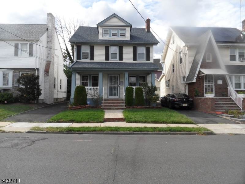 405 Chapman St - Photo 1