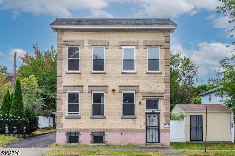 89 Tremont Ave - Photo 1