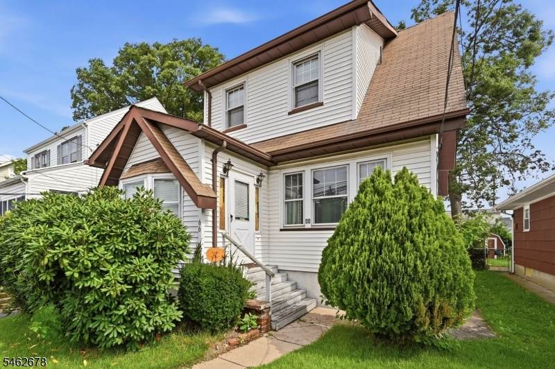 66 Rowland Ave - Photo 1