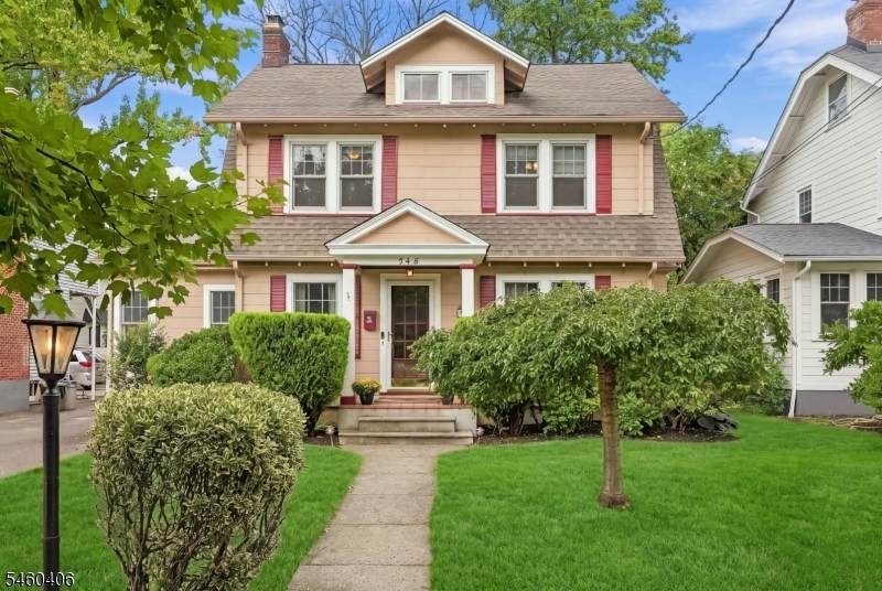548 Hort St - Photo 1