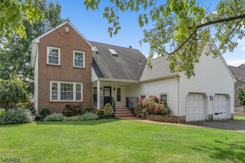 806 Ten Eyck Ct - Photo 1