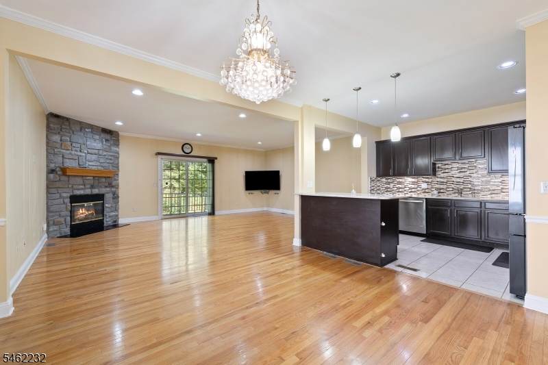 167 Raymound Blvd - Photo 1