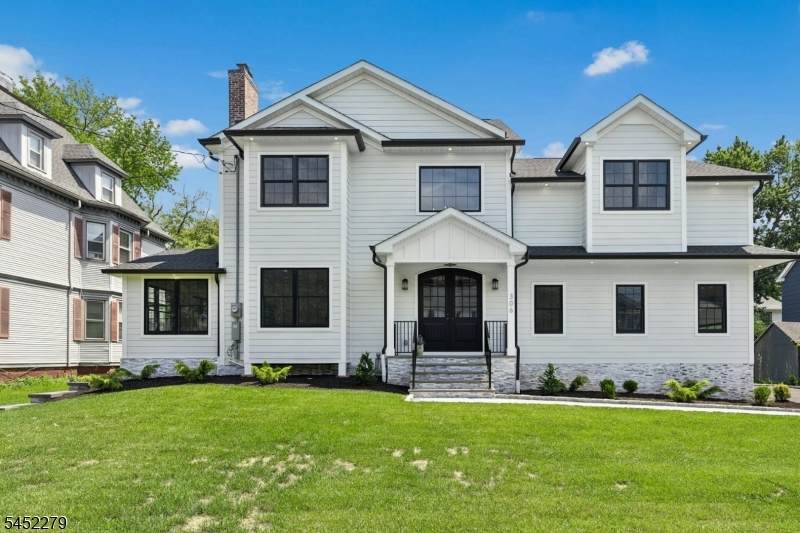 306 Orange Ave - Photo 1