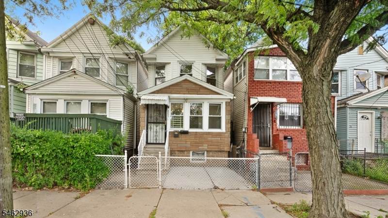 265 S 18Th St - Photo 1