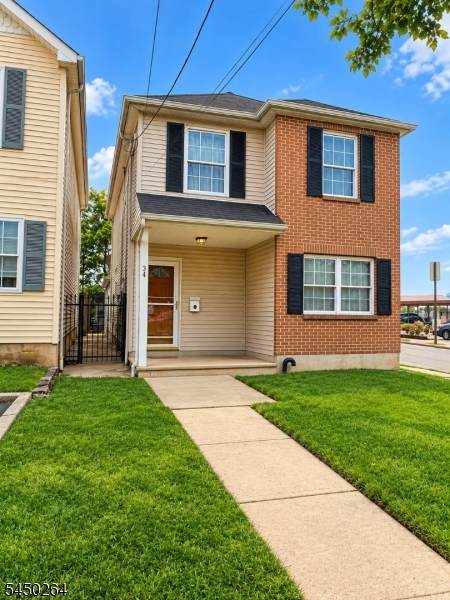 34 Roosevelt St - Photo 1