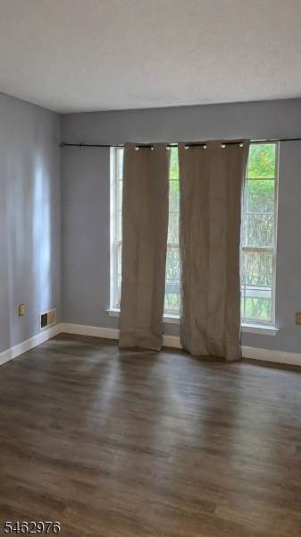 216 Sapphire Ln - Photo 1
