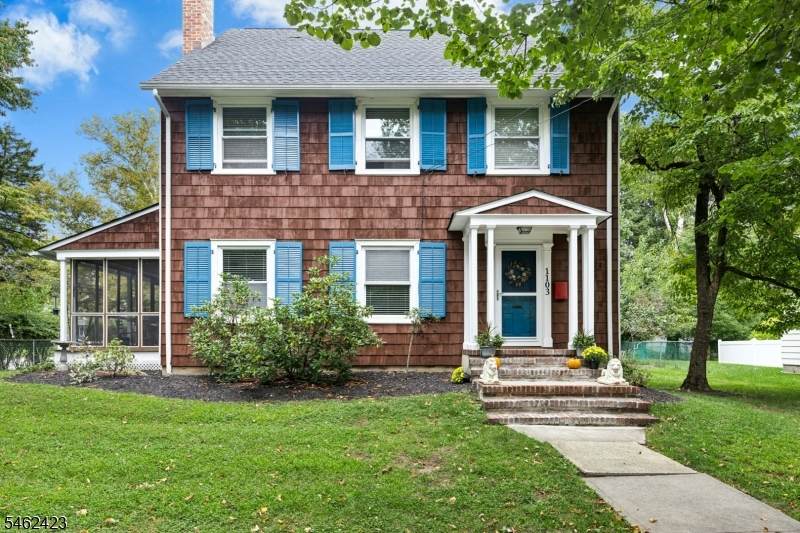 1103 Kensington Ave - Photo 1