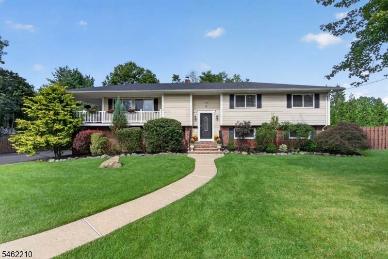 7 Crest Dr - Photo 1