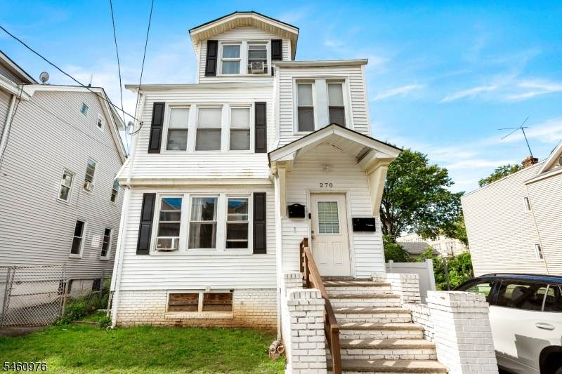 270 Goldsmith Ave - Photo 1