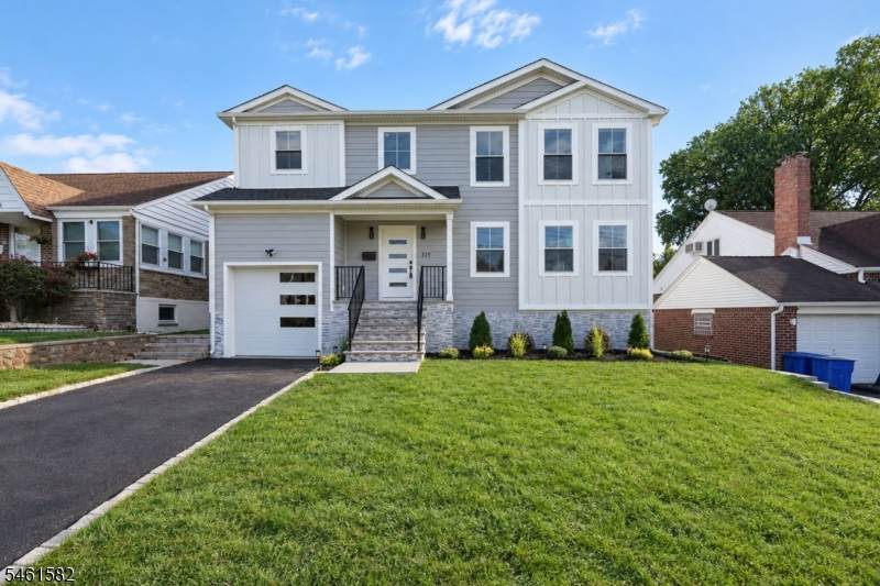 319 Delaware Ave - Photo 1