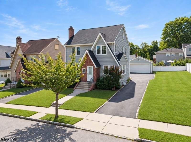 14 Dawson Ave - Photo 1