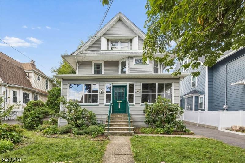 34 Hasbrouck Pl - Photo 1