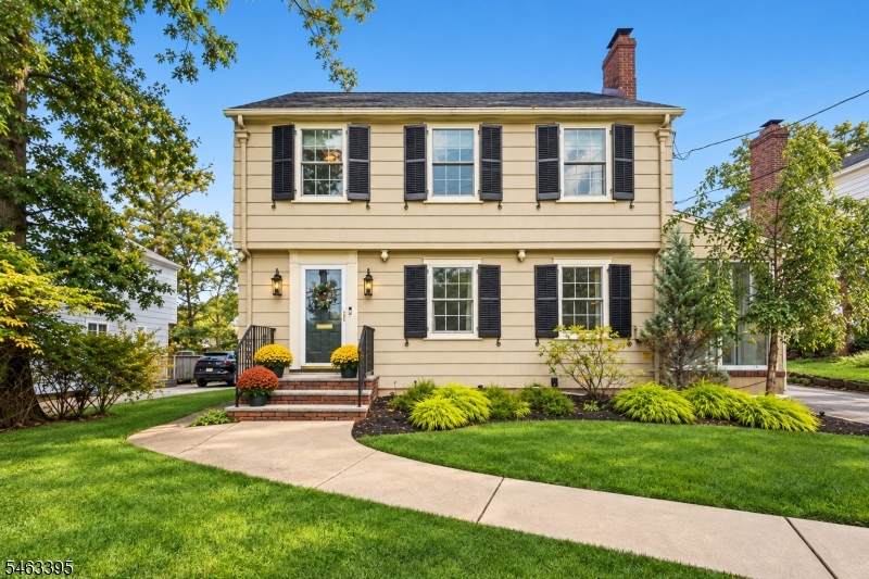 68 Linden Ave - Photo 1