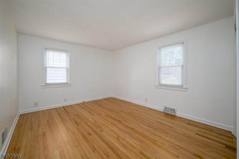 180 Mountainview Ave - Photo 1