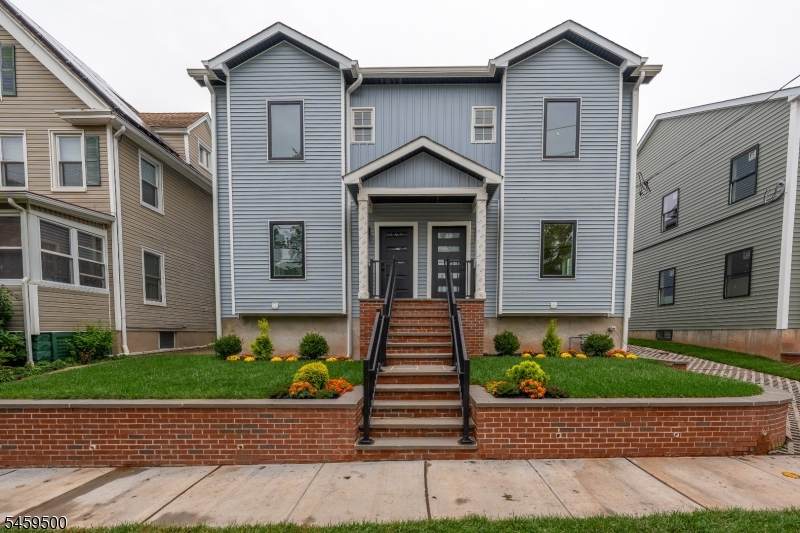 18 Lindsley Ave - Photo 1
