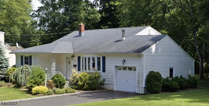 38 Sherwood Ave - Photo 1