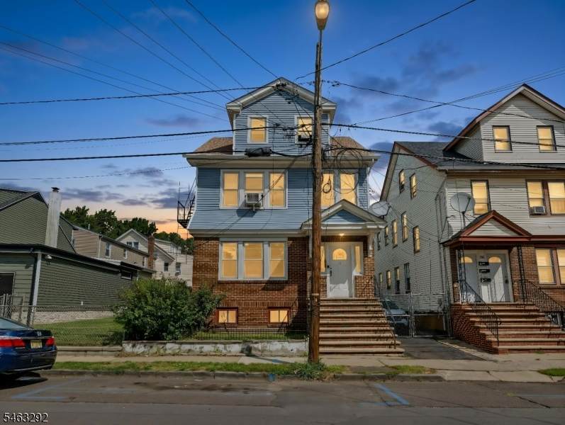 102 Delmar Pl - Photo 1