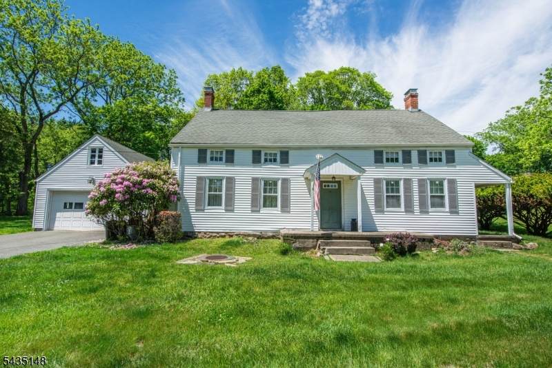 34 Unneberg Ave - Photo 1