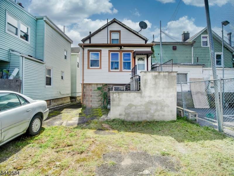 https://bt-photos.global.ssl.fastly.net/gsmls/orig_boomver_1_4055376-2.jpg