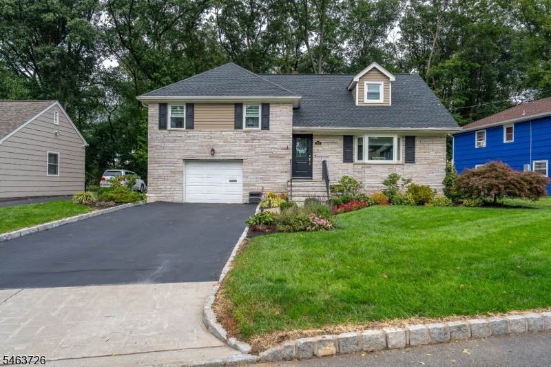 373 Plymouth Rd - Photo 1