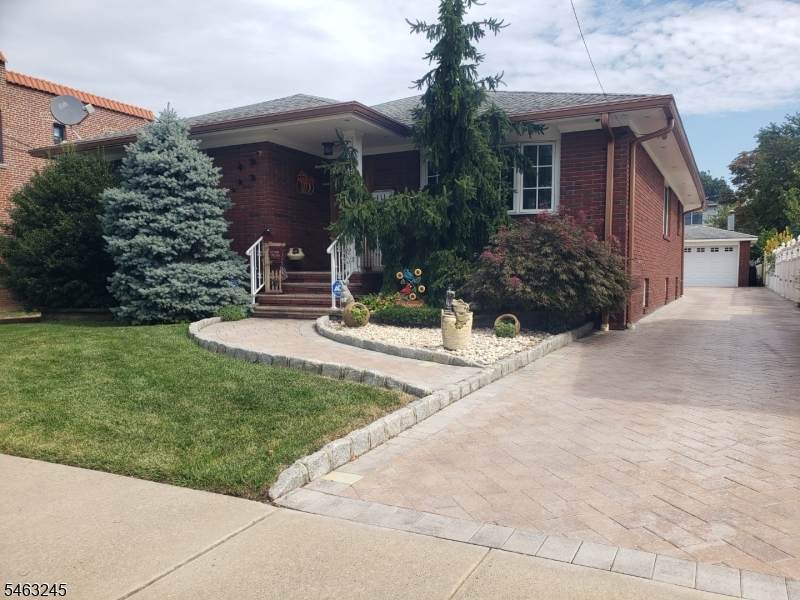111 W Munsell Ave - Photo 1