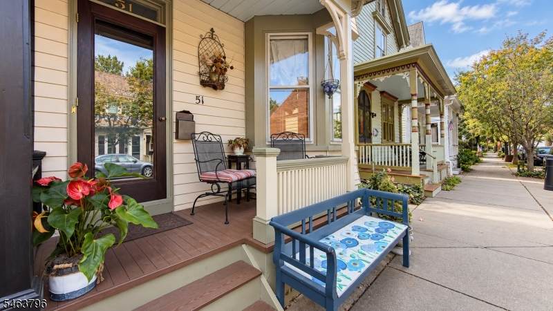 51 Perry St - Photo 1