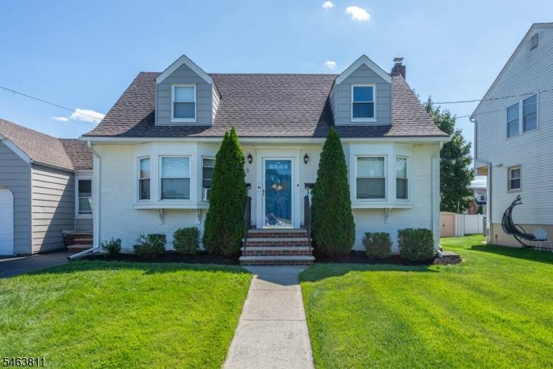 55 Samuel Ave - Photo 1