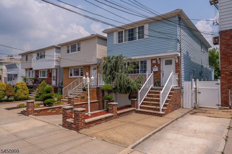 378 Cator Ave - Photo 1