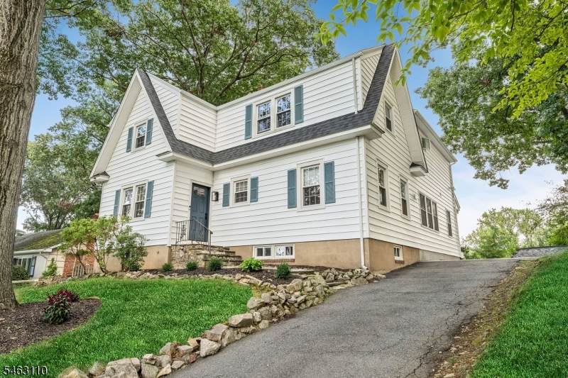 92 Hillcrest Ave - Photo 1