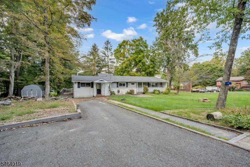 10 Hunters Ln - Photo 1