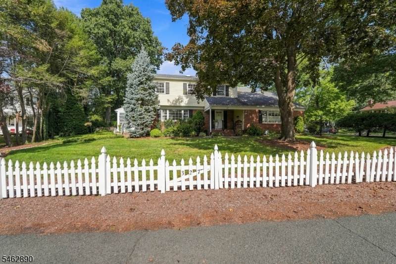 327 North Ave - Photo 1
