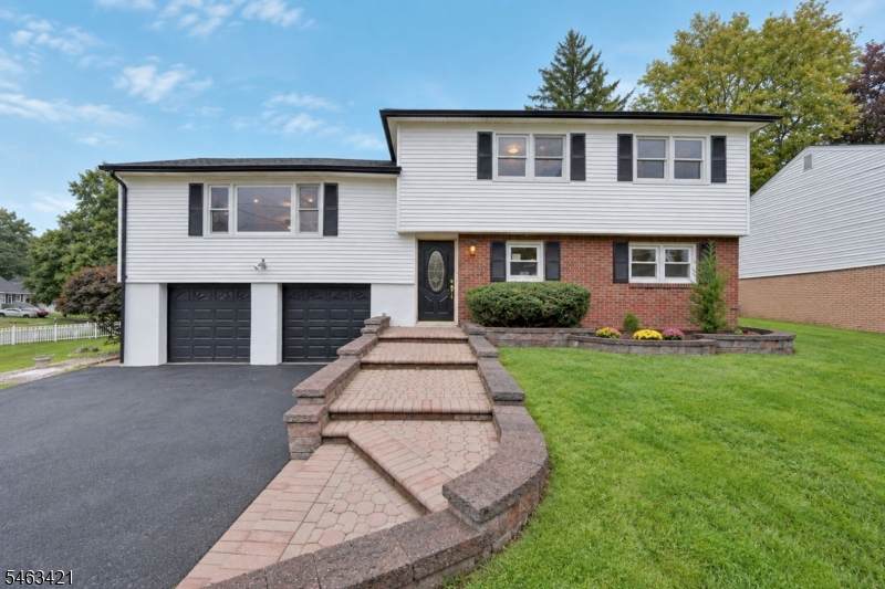 33 Woodhull Ave - Photo 1