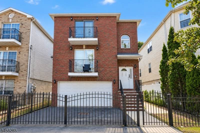 366 14Th Ave - Photo 1