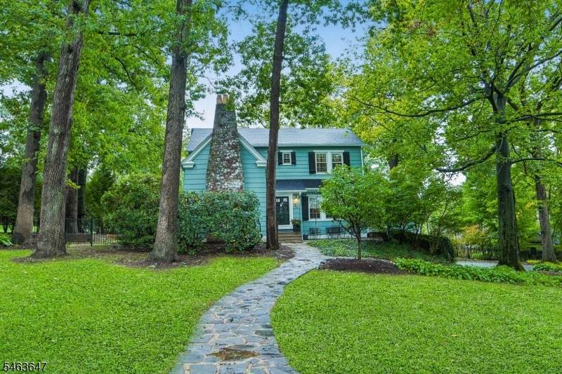 30 Myrtle Ave - Photo 1