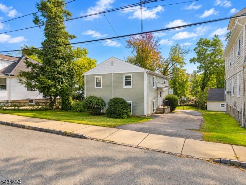 16 Lincoln St - Photo 1