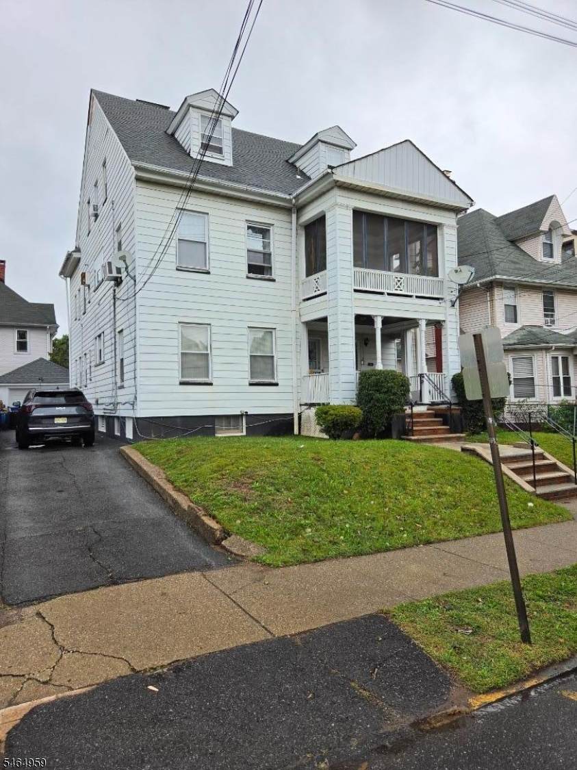 415 15Th Ave - Photo 1
