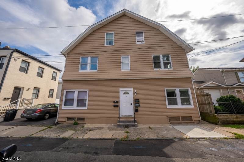 6 Oswald Pl - Photo 1